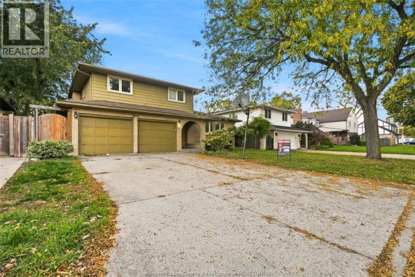 4pc Bathroom - 3855 Borrelli Drive, Windsor, ON N9G2H7 Photo 2