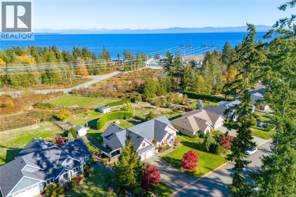 Den - 3855 Creekside Dr, Bowser, BC V0R1G0 Photo 3
