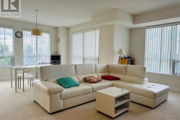 386 - 11211 Yonge Street, Richmond Hill, ON L4S0E9 Photo 3