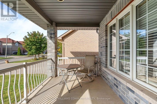 Bathroom - 386 Old Mud Street, Hamilton, ON L8J1X1 Photo 5
