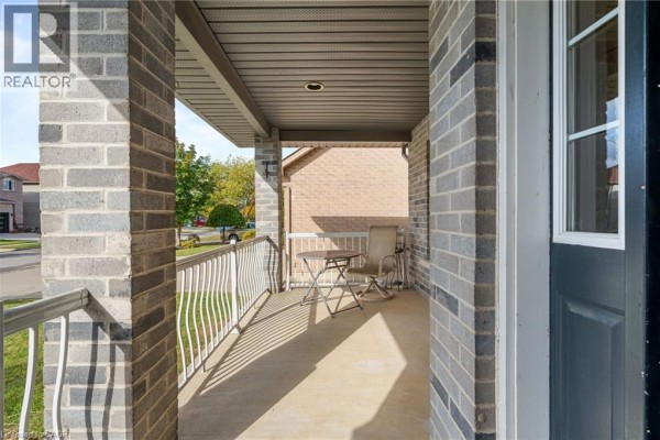 Dining room - 386 Old Mud Street, Stoney Creek, ON L8J1X1 Photo 4