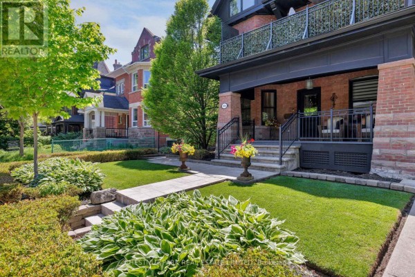 Kitchen - 386 Palmerston Boulevard, Toronto, ON M6G2N6 Photo 3