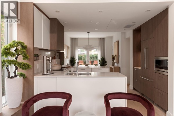 386 W 45th Avenue, Vancouver, BC V5Y0P6 Photo 3
