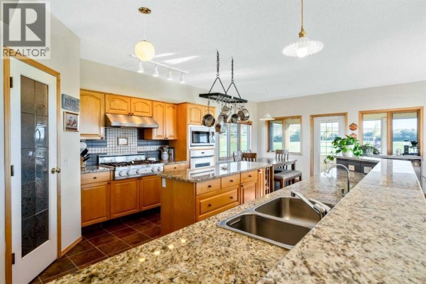 Dining room - 386109 128 Street W, Okotoks, AB T1S6E1 Photo 3