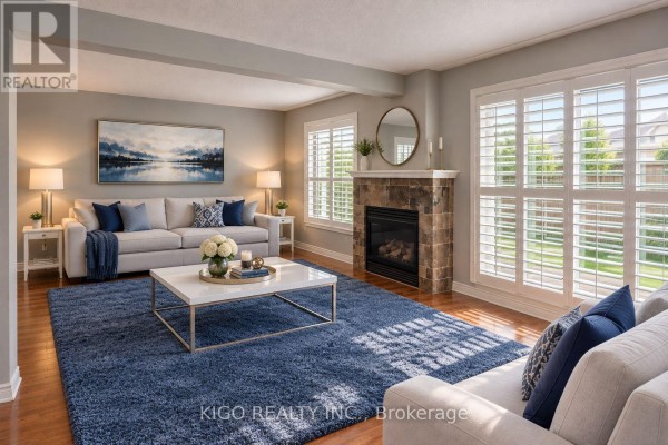 Living room - 3868 Craighurst Avenue, Mississauga, ON L5N6V6 Photo 2