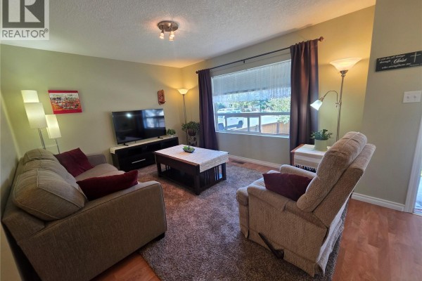 Living room - 3871 Anderson Ave, Port Alberni, BC V9Y5B1 Photo 4