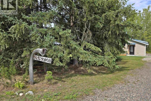 Living room - 3872 Johnson Road, Quesnel, BC V2J6E7 Photo 2