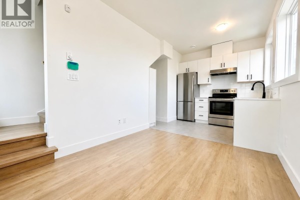 3873 Napier Street, Vancouver, BC V5C3E6 Photo 2