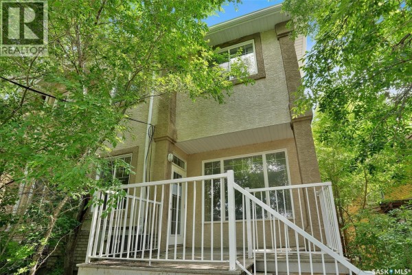 3876 Robinson Street, Regina, SK, photo 2