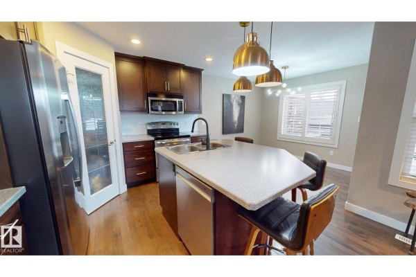 Primary Bedroom - 3885 Gallinger Lo Nw, Edmonton, AB T5T4G6 Photo 5
