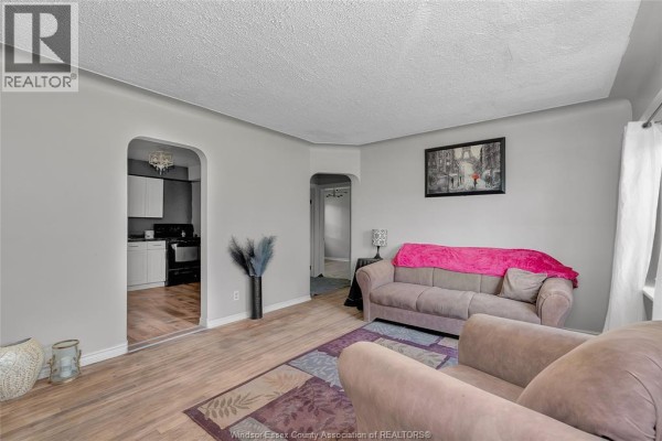 Living room - 3887 Turner Rd, Windsor, ON N8W3E4 Photo 3