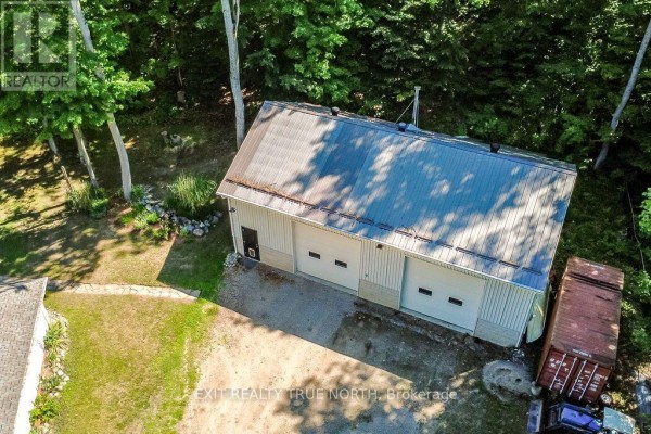 Kitchen - 3889 Baseline Road, Springwater, ON L0L1P0 Photo 3