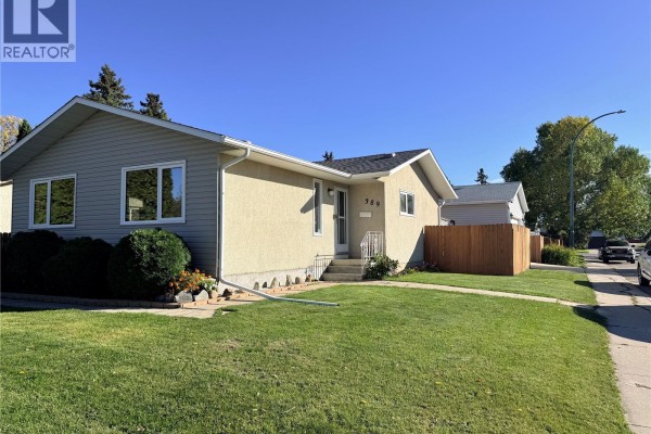 Primary Bedroom - 389 Meighen Crescent, Saskatoon, SK S7L4W6 Photo 2