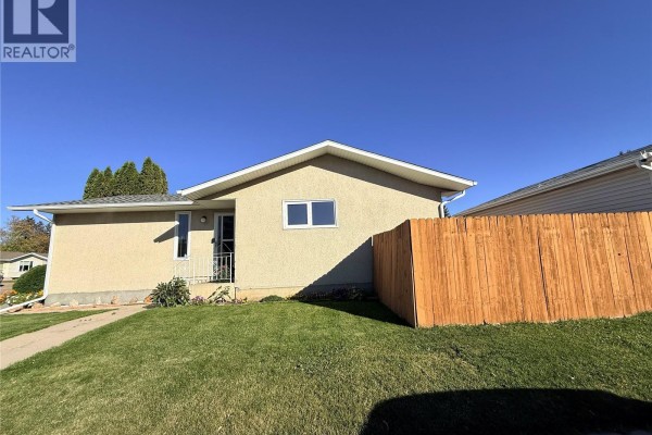 4pc Bathroom - 389 Meighen Crescent, Saskatoon, SK S7L4W6 Photo 4