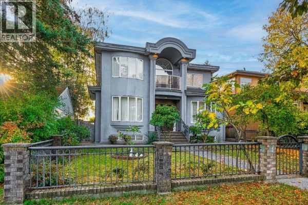 3895 Glendale Street, Vancouver, BC V5R1C6 Photo 2