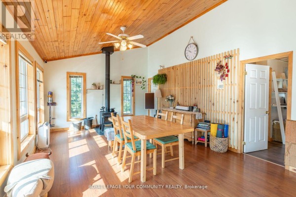 3895 Loop Road, Dysart Et Al, ON K0L1X0 Photo 5
