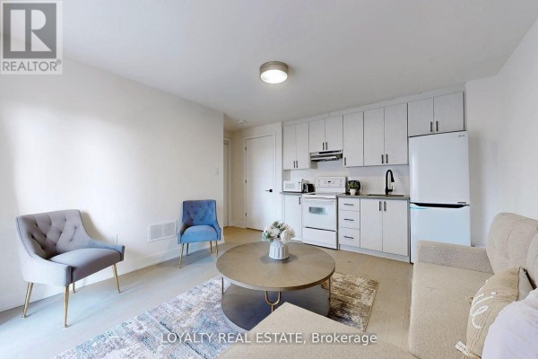38a-lower Monclova Road, Toronto, ON M3M0A6 Photo 3