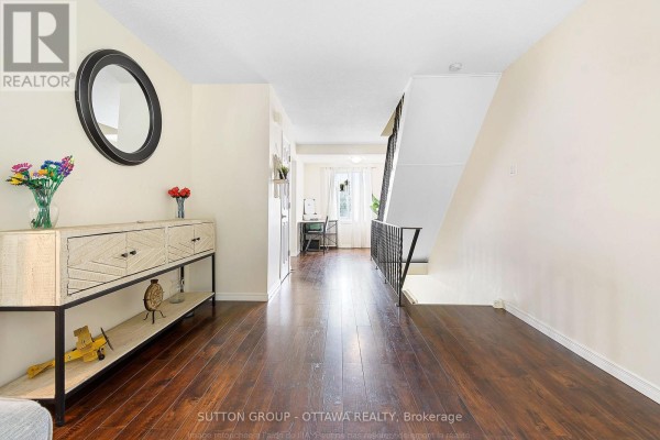 39 - 1803 Axminster Court, Ottawa, ON K1C1Z5 Photo 4