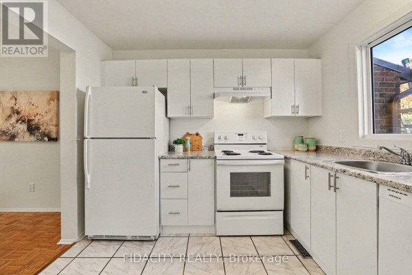 39 - 44 Foxfield Drive, Ottawa, ON K2J1P7 Photo 3