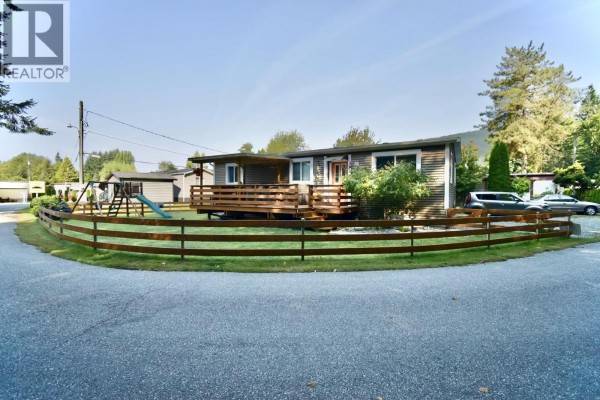 39 1413 Sunshine Coast Highway, Gibsons, BC V0N1V5 Photo 4