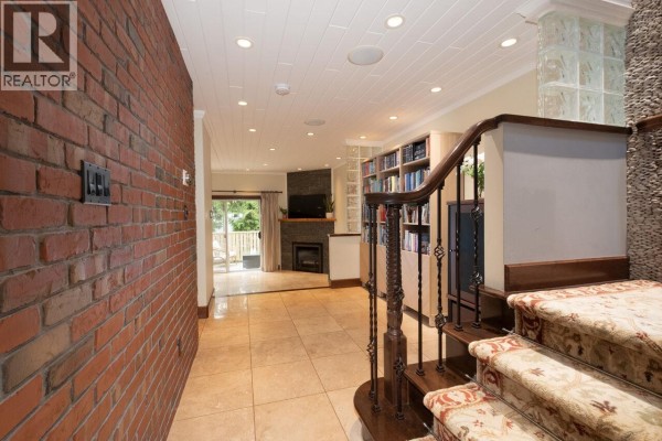 39 3939 Indian River Drive, North Vancouver, BC V7G2P6 Photo 4