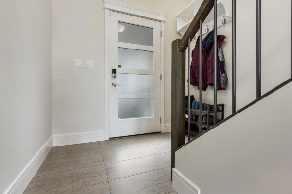 Foyer - 39 50634 Ledgestone Place, Eastern Hillsides, Chilliwack, BC V2P0E7 Photo 4