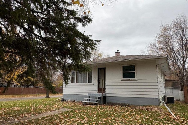 Eat in kitchen - 39 5th Avenue Se, Dauphin, MB R7N2B6 Photo 2