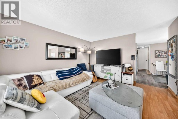 Kitchen - 39 Aberdare Way Ne, Calgary, AB T2A6T6 Photo 4