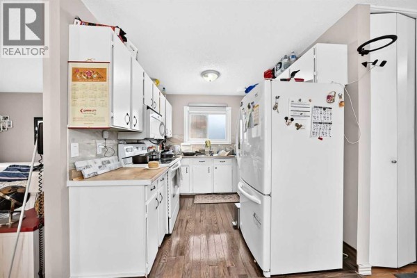 Pantry - 39 Aberdare Way Ne, Calgary, AB T2A6T6 Photo 5