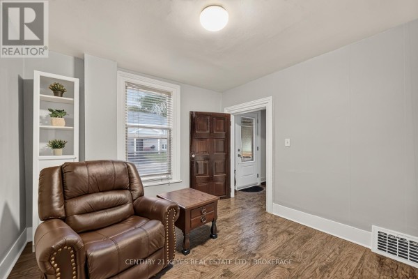 Laundry room - 39 Amy Street, Brockville, ON K6V1V9 Photo 5