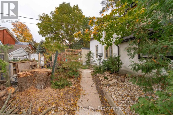 Primary Bedroom - 39 Arthur Street N, Guelph, ON N1E4T7 Photo 4