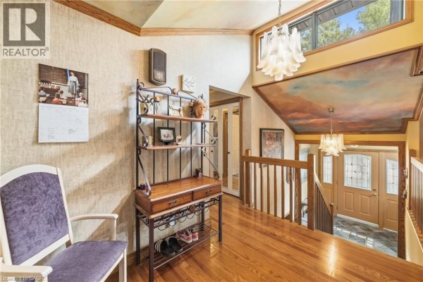 Foyer - 39 Audubon Street S, Hamilton, ON L8J1J6 Photo 5