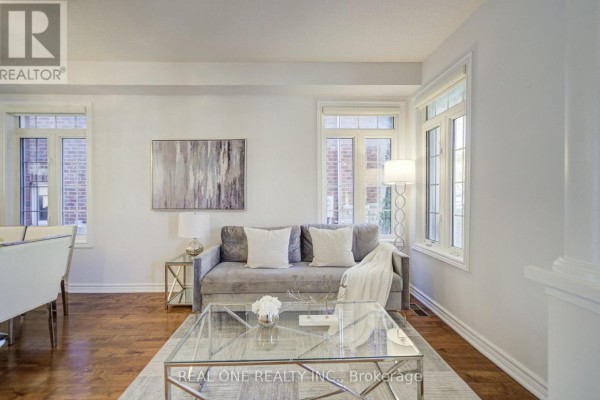 Family room - 39 Balsamwood Road, Vaughan, ON L4J9E2 Photo 5