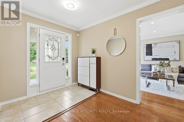 Living room - 39 Beamish Crescent, Ottawa, ON K2K2R7 Photo 4