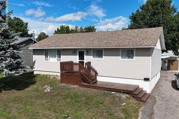 39 Blackwell Rd, Elliot Lake