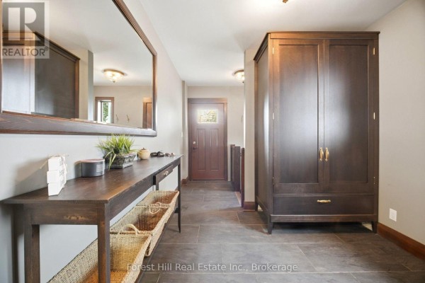 Office - 39 Broadview Avenue, Mississauga, ON L5H2S8 Photo 4