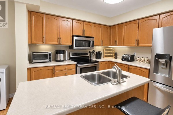 39 Cadillac Crescent, Brampton, ON, photo 3
