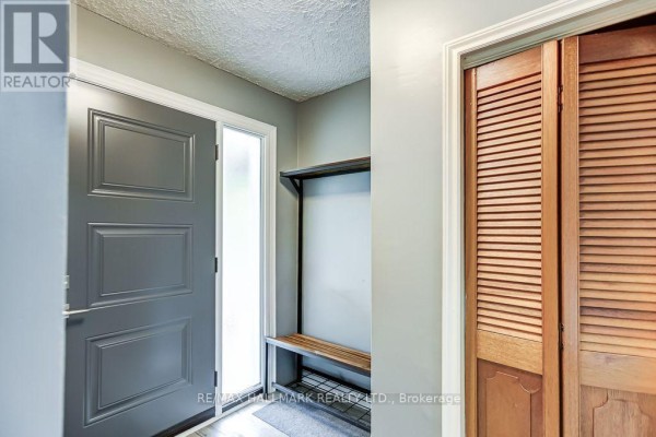 39 Calumet Crescent, Toronto, ON M1H1W4 Photo 3