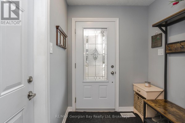 39 Chamberlain Crescent, Penetanguishene, ON, photo 3