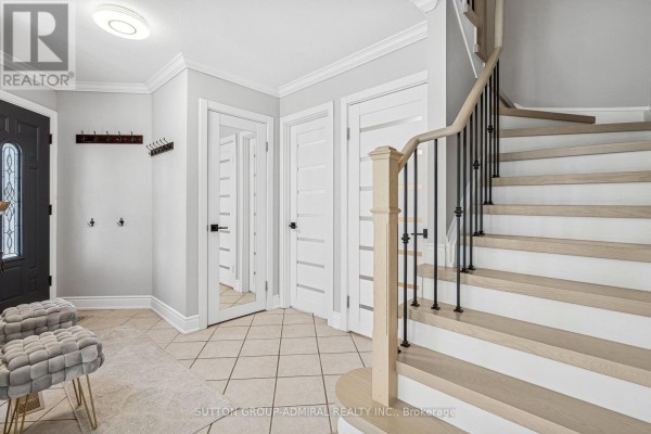 39 Churchland Drive, Barrie, ON L4N8P9 Photo 2