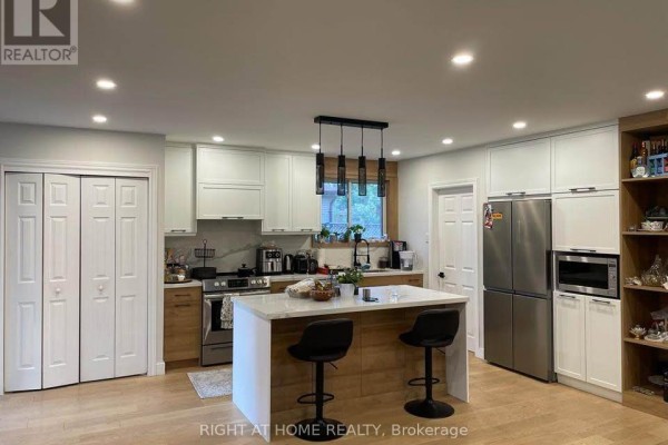 39 Devins Drive, Aurora, ON L4G2Z3 Photo 2