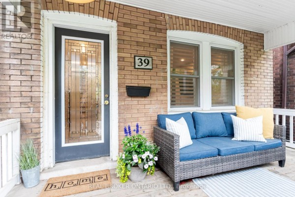 39 East Bend Avenue S, Hamilton, ON, photo 2