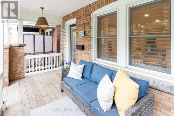 39 East Bend Avenue S, Hamilton, ON, photo 3