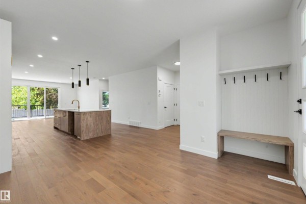 Kitchen - 39 Elsinore Pl Nw, Edmonton, AB T5X0M6 Photo 3