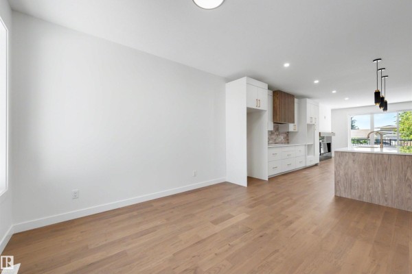 39 Elsinore Pl Nw, Edmonton, AB T5X0M6 Photo 5