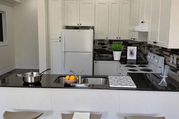Kitchen - 39 Farwell Avenue, Wasaga Beach, ON L9Z0H3 Photo 3