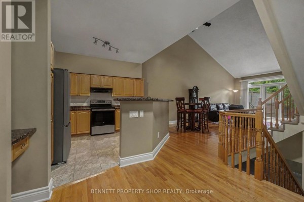 Bedroom 3 - 39 Foulis Crescent, Ottawa, ON K2L4H2 Photo 4