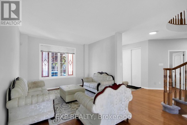 39 Greatwood Crescent, Ottawa, ON K2G6T6 Photo 5