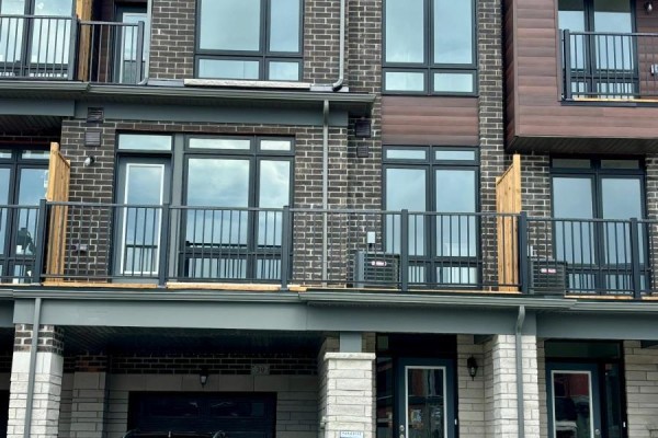 Townhouse for rent at 39 Griffith Street, Aurora, ON - MLS® gjUe62