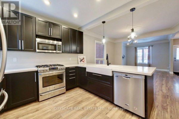 39 Holton Avenue N, Hamilton, ON L8L6H3 Photo 4